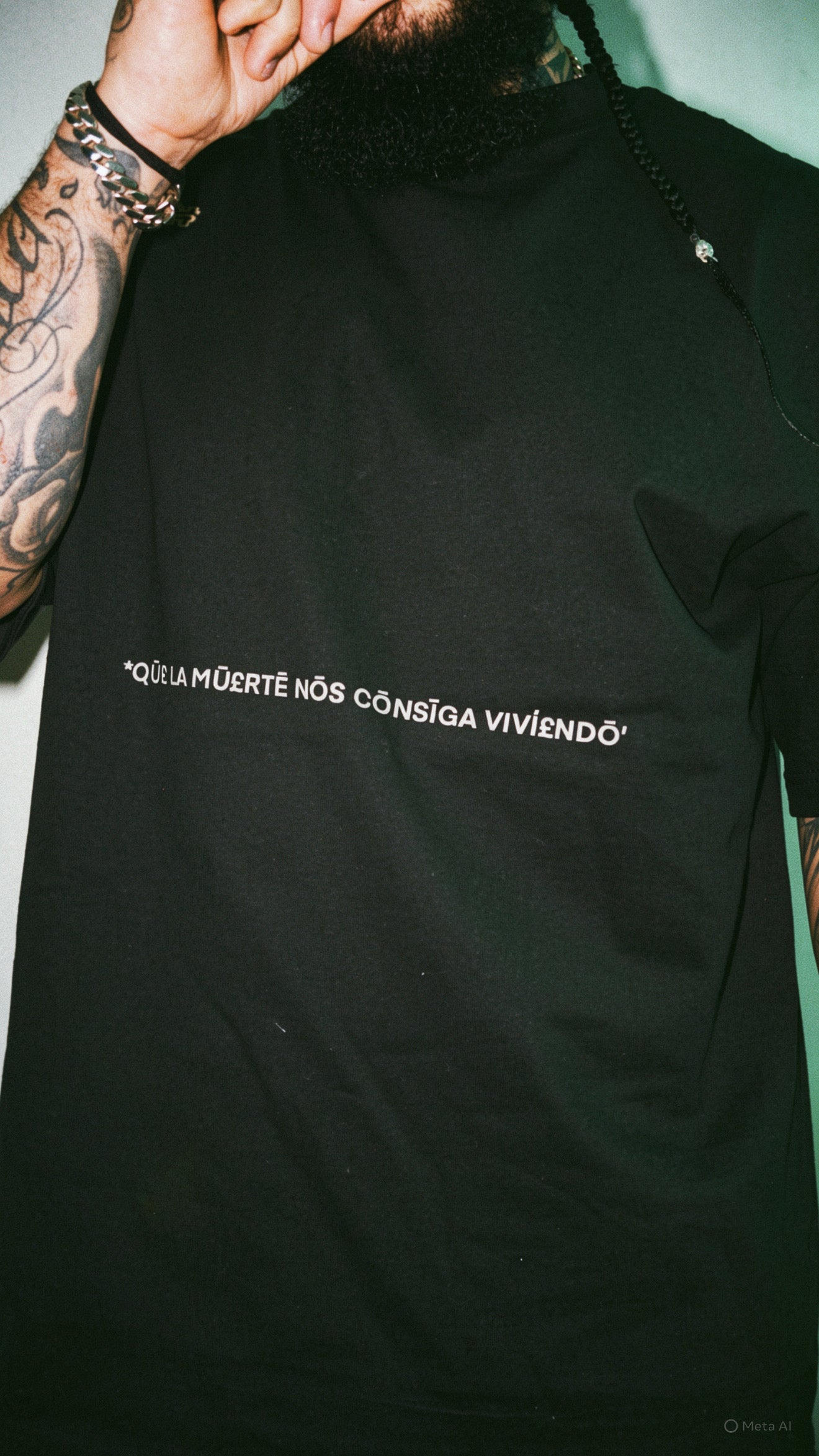 Que La Muerte Nos Consiga Viviendo
